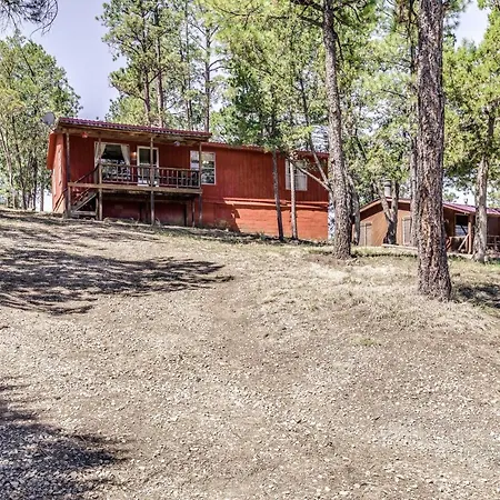 Cozy Cabin With Deck Less Than 1 Mi To Midtown Ruidoso!